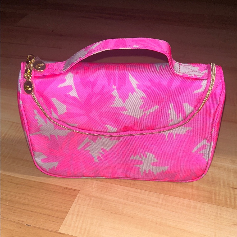Estée Lauder pink train cosmetic bag + goodies - Picture 2 of 5